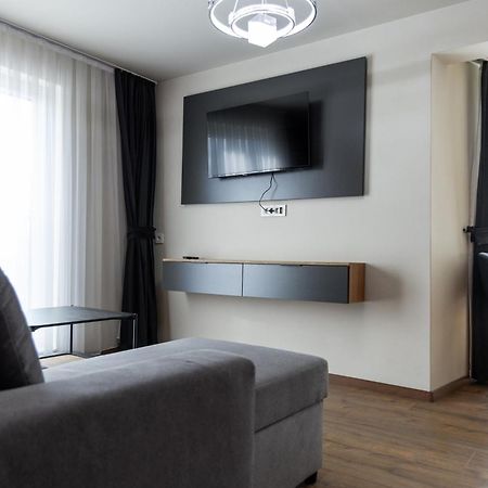 Vetus Hotel Pristina Esterno foto