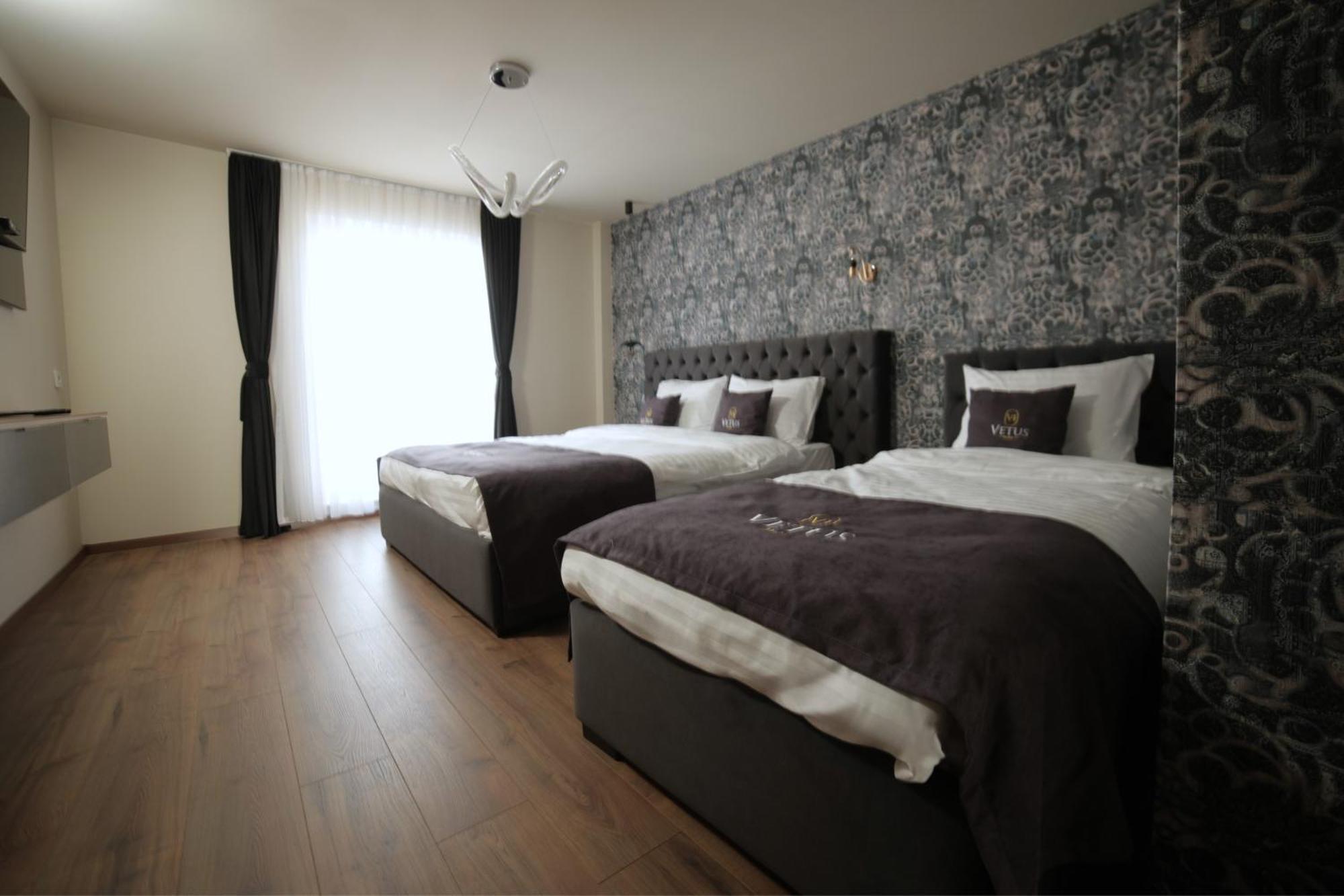 Vetus Hotel Pristina Esterno foto