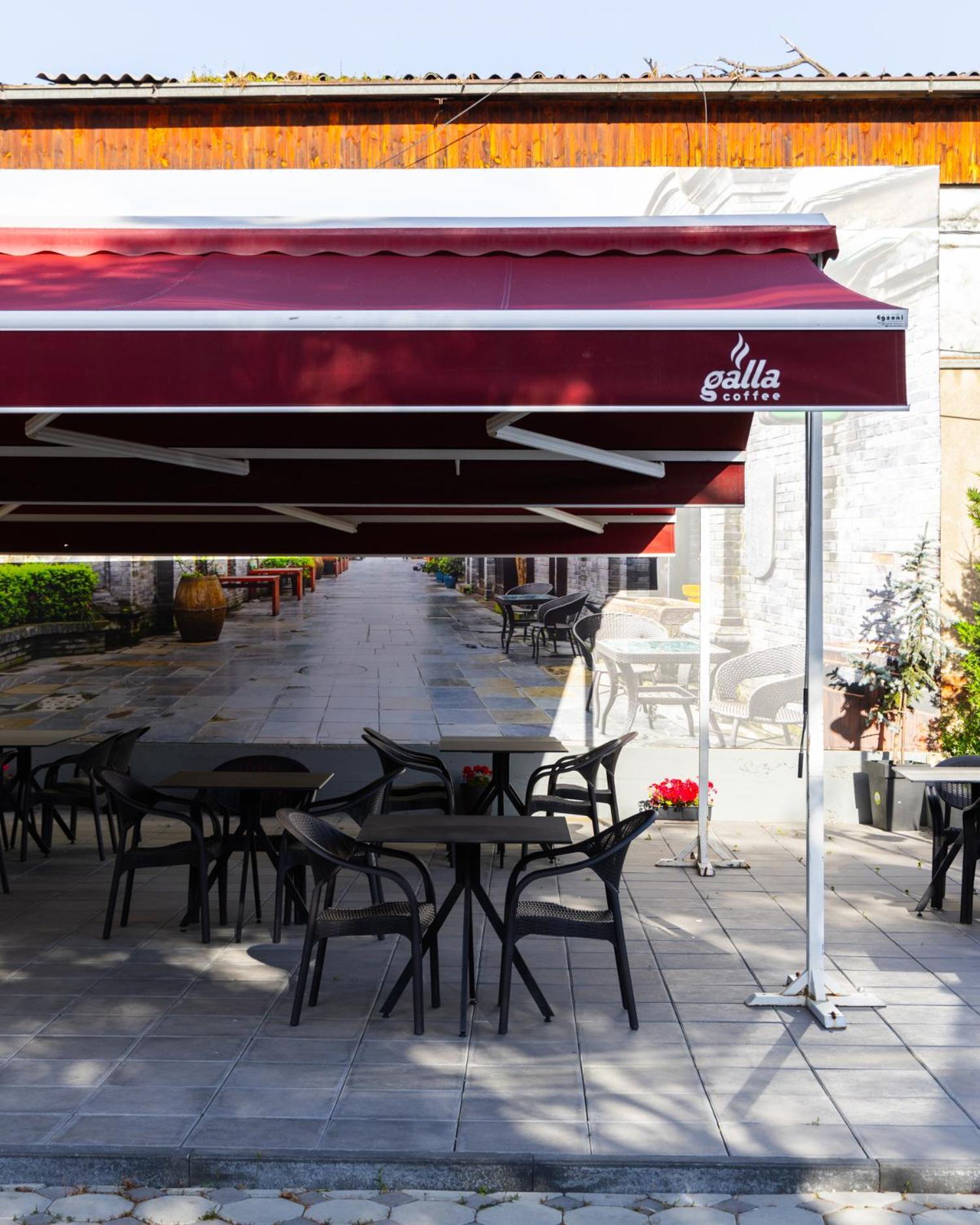 Vetus Hotel Pristina Esterno foto