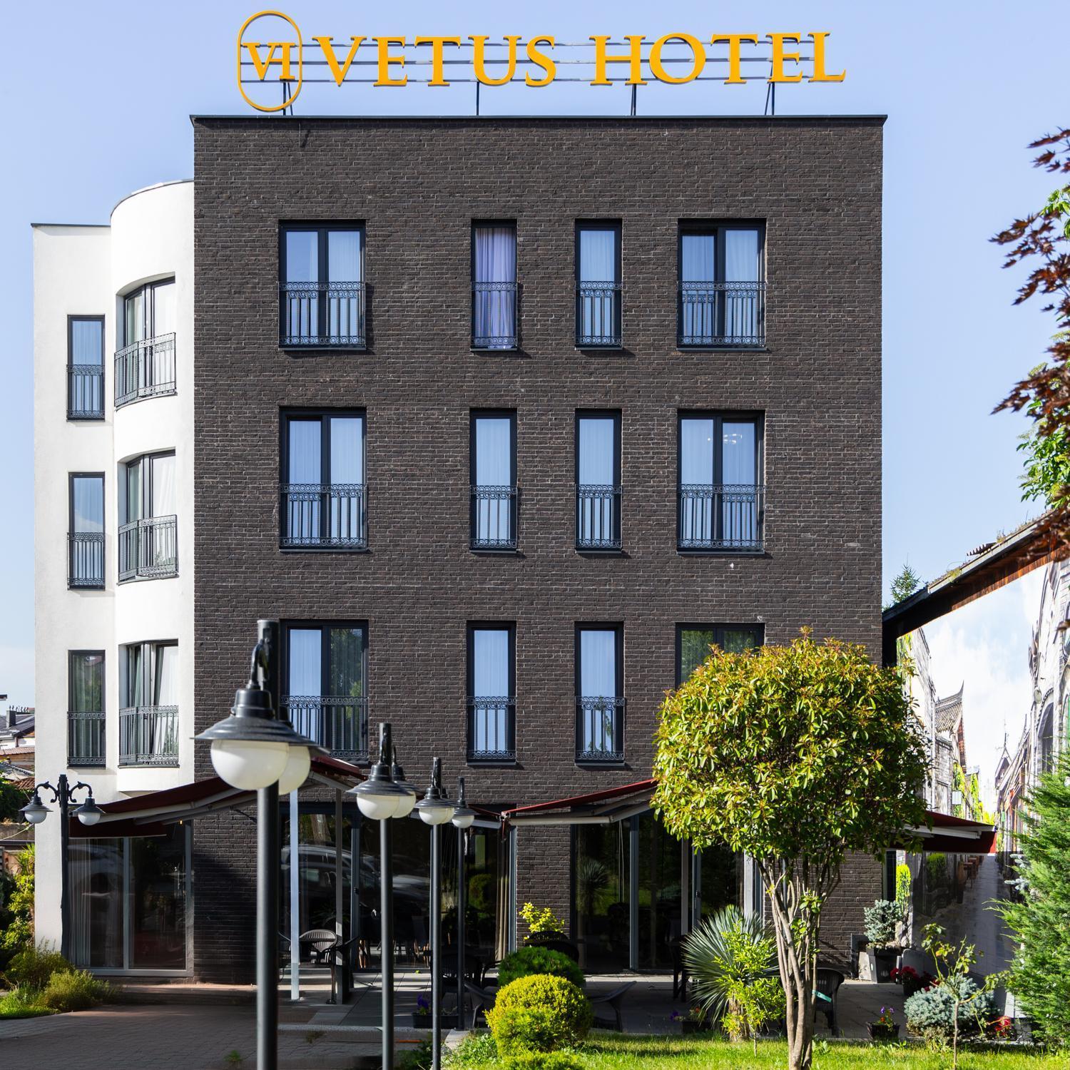 Vetus Hotel Pristina Esterno foto
