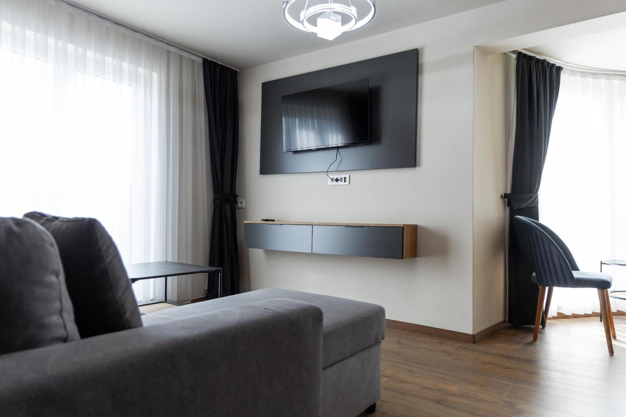 Vetus Hotel Pristina Esterno foto