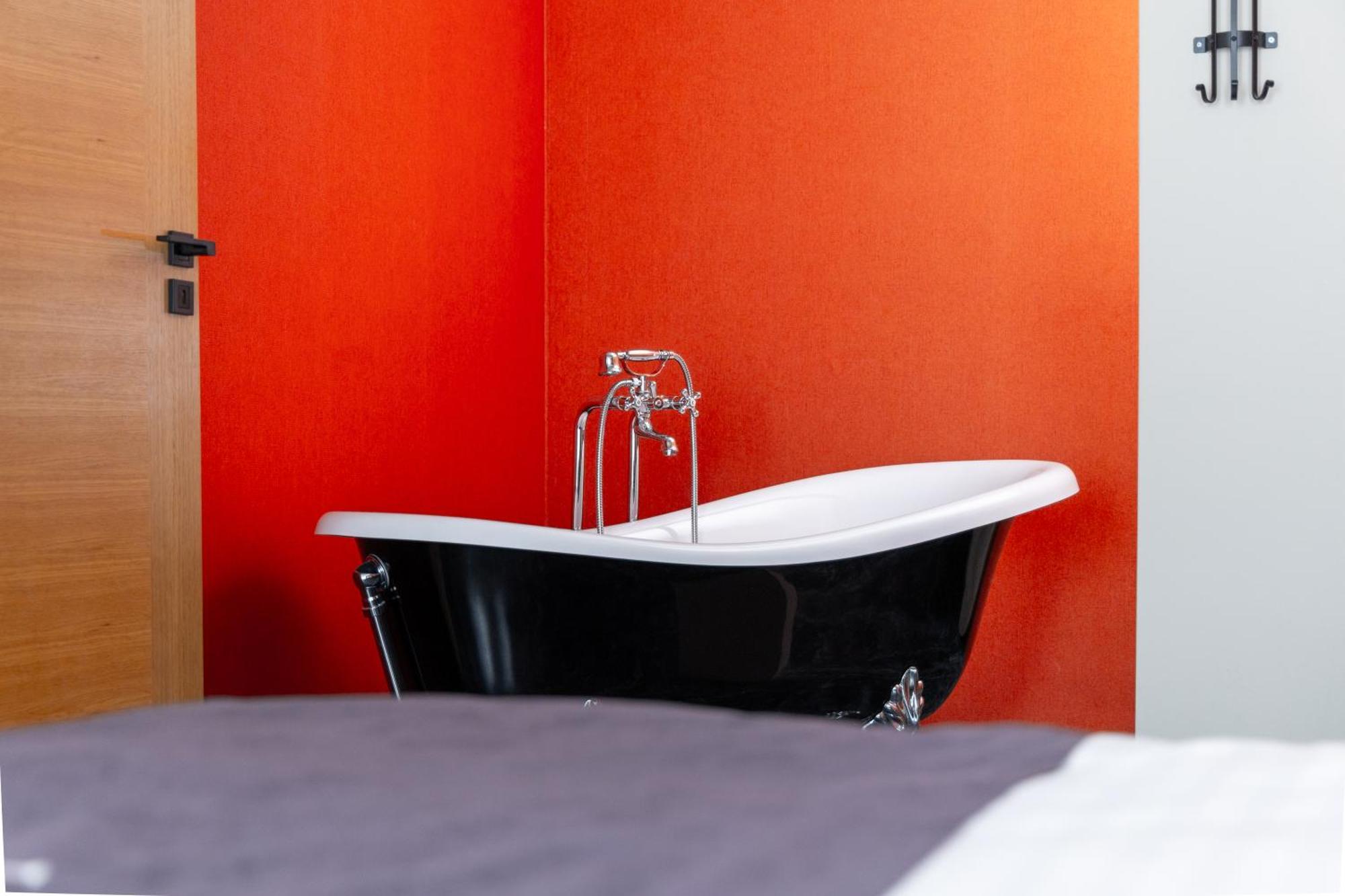 Vetus Hotel Pristina Esterno foto